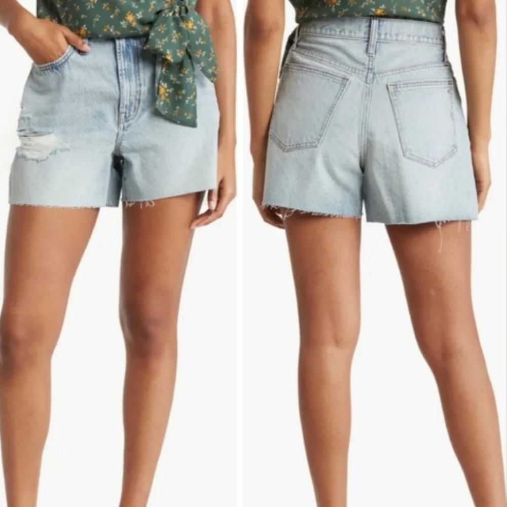 Madewell The Mom Jean Short Distressed Lightwash